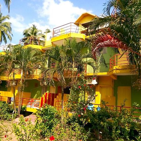 Wavelet Beach Resort Палолем Экстерьер фото